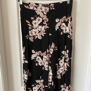 Black & Floral printed wide leg Dynamite pants.